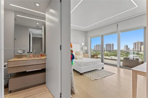 18975 Collins Avenue Sunny Isles Beach FL 33160