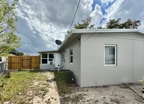 3481 NW 5th Street Lauderhill FL 33311