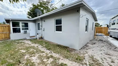 3481 NW 5th Street Lauderhill FL 33311