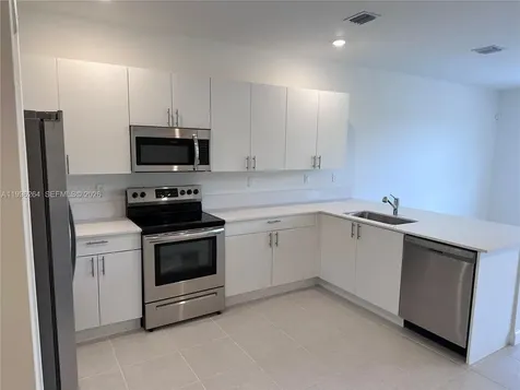 2671 SE 10th Street Homestead FL 33035