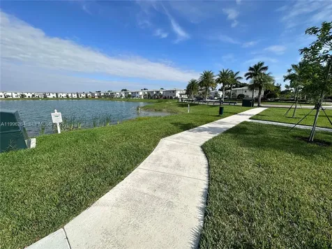 2671 SE 10th Street Homestead FL 33035