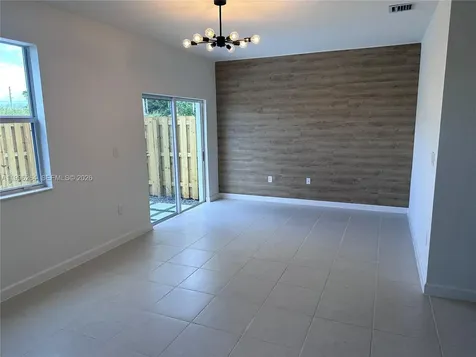 2671 SE 10th Street Homestead FL 33035