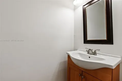 1360 NW 97th Terrace Pembroke Pines FL 33024