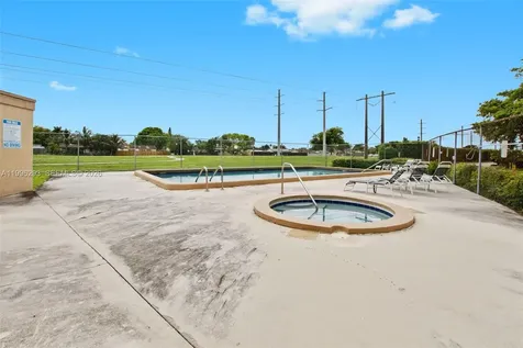 1360 NW 97th Terrace Pembroke Pines FL 33024