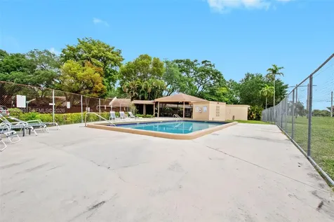 1360 NW 97th Terrace Pembroke Pines FL 33024