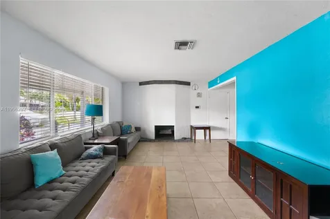 417 SW 1st Avenue Boynton Beach FL 33435