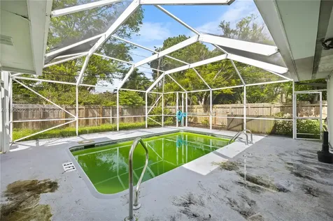 417 SW 1st Avenue Boynton Beach FL 33435