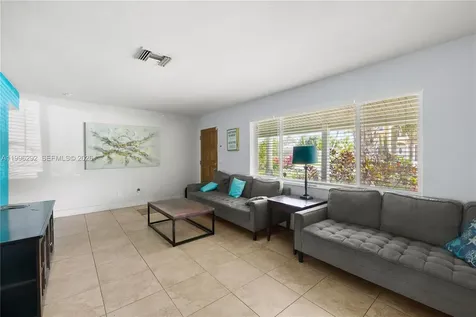 417 SW 1st Avenue Boynton Beach FL 33435