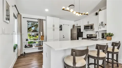 651 Shiloh Terrace Davie FL 33325