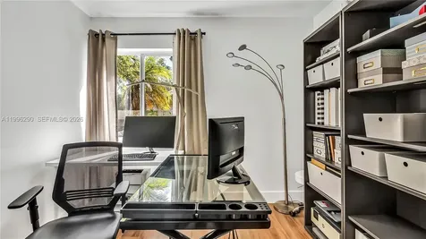 651 Shiloh Terrace Davie FL 33325