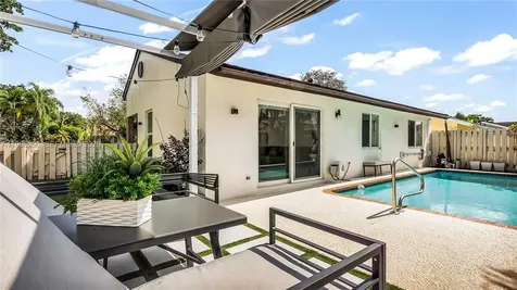 651 Shiloh Terrace Davie FL 33325