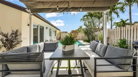 651 Shiloh Terrace Davie FL 33325