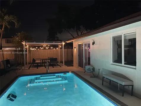651 Shiloh Terrace Davie FL 33325