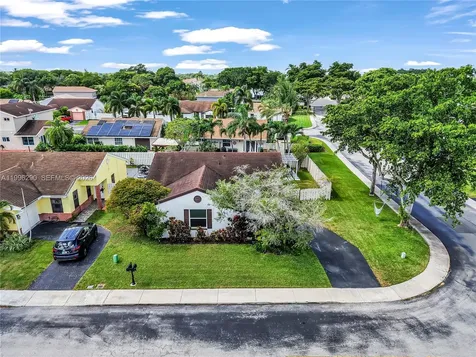 651 Shiloh Terrace Davie FL 33325