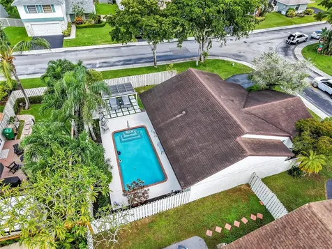 651 Shiloh Terrace Davie FL 33325
