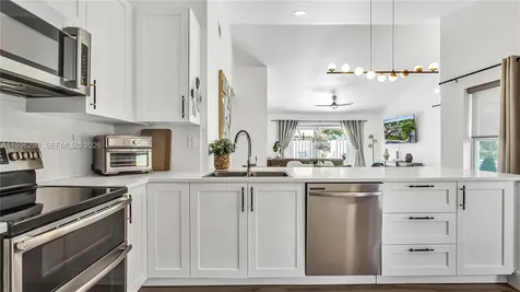 651 Shiloh Terrace Davie FL 33325