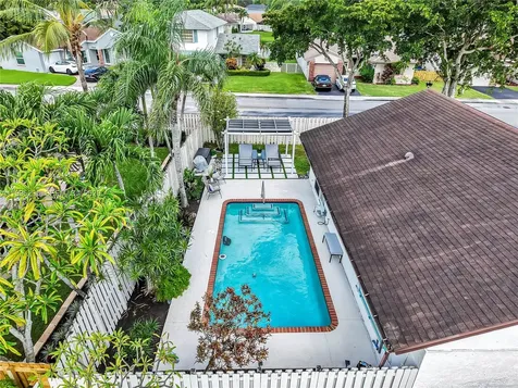 651 Shiloh Terrace Davie FL 33325
