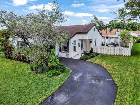 651 Shiloh Terrace Davie FL 33325