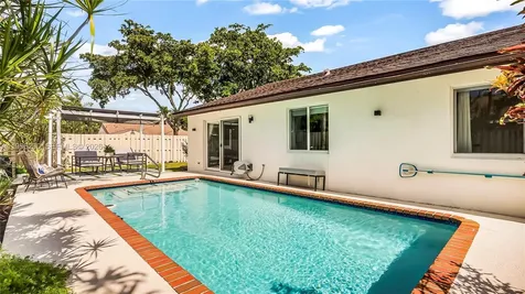 651 Shiloh Terrace Davie FL 33325