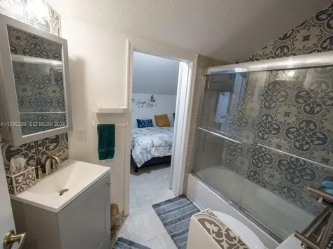 1016 Via Jardin Riviera Beach FL 33418