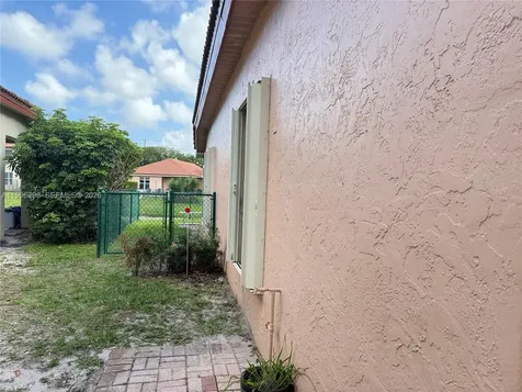 1016 Via Jardin Riviera Beach FL 33418