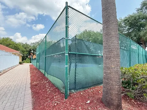 1016 Via Jardin Riviera Beach FL 33418