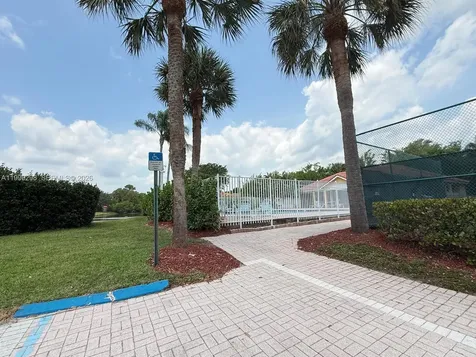 1016 Via Jardin Riviera Beach FL 33418