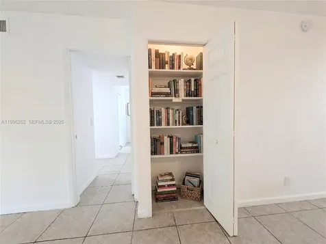 310 Lakeview Drive Weston FL 33326