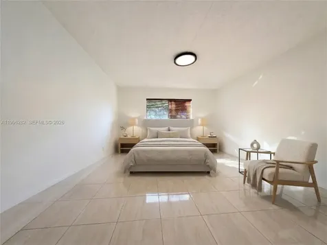 310 Lakeview Drive Weston FL 33326