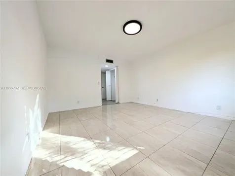 310 Lakeview Drive Weston FL 33326