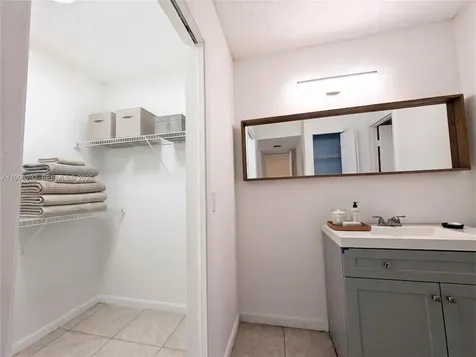 310 Lakeview Drive Weston FL 33326