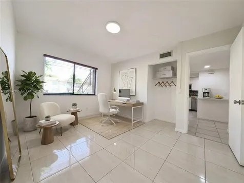 310 Lakeview Drive Weston FL 33326
