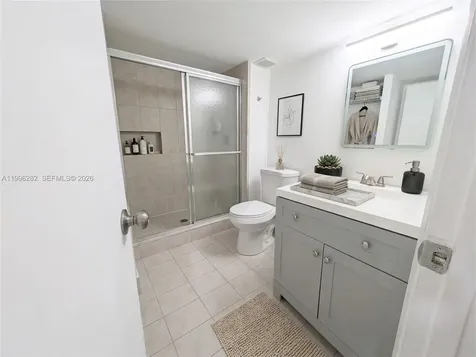 310 Lakeview Drive Weston FL 33326