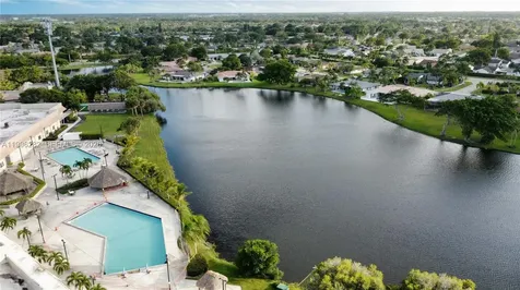 310 Lakeview Drive Weston FL 33326