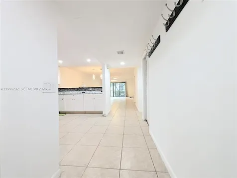 310 Lakeview Drive Weston FL 33326