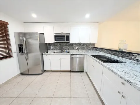 310 Lakeview Drive Weston FL 33326