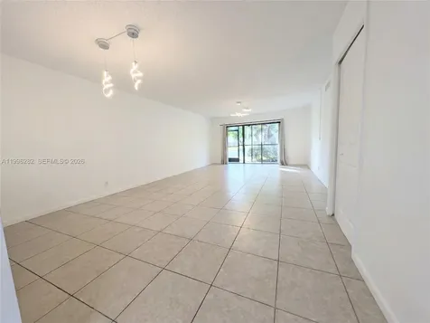 310 Lakeview Drive Weston FL 33326