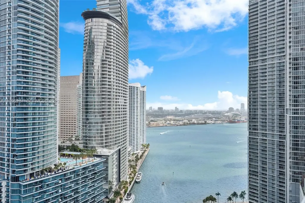 77 SE 5th Street Miami FL 33131