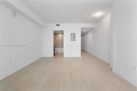 77 SE 5th Street Miami FL 33131