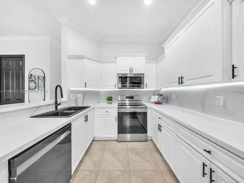 20673 NE 10th Path Miami FL 33179