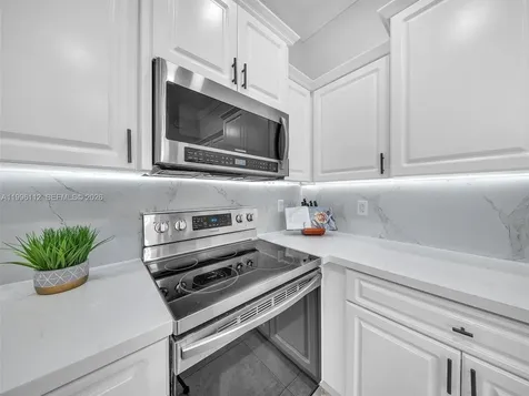 20673 NE 10th Path Miami FL 33179