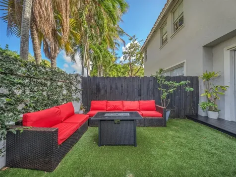 20673 NE 10th Path Miami FL 33179