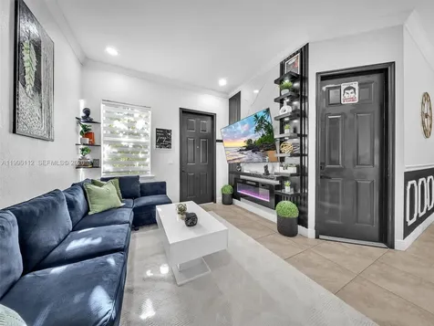 20673 NE 10th Path Miami FL 33179