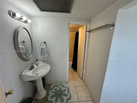 North Miami Beach FL 33160