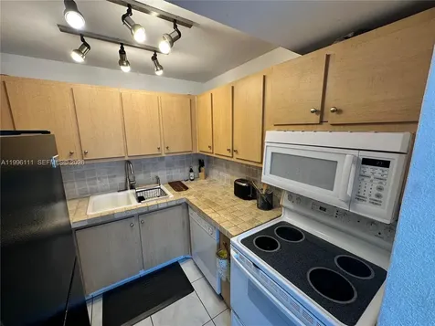 North Miami Beach FL 33160