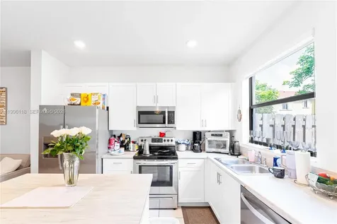 817 NE 211th Street Miami FL 33179