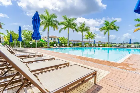 817 NE 211th Street Miami FL 33179