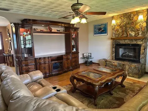 18901 SW 63rd Street Southwest Ranches FL 33332