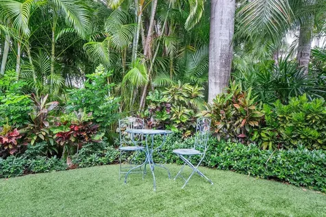 226 Chilean Avenue Palm Beach FL 33480