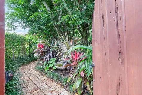 226 Chilean Avenue Palm Beach FL 33480